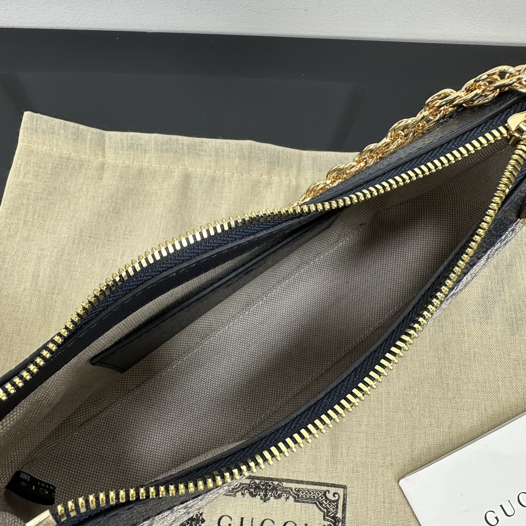 Gucci Hobo Bags